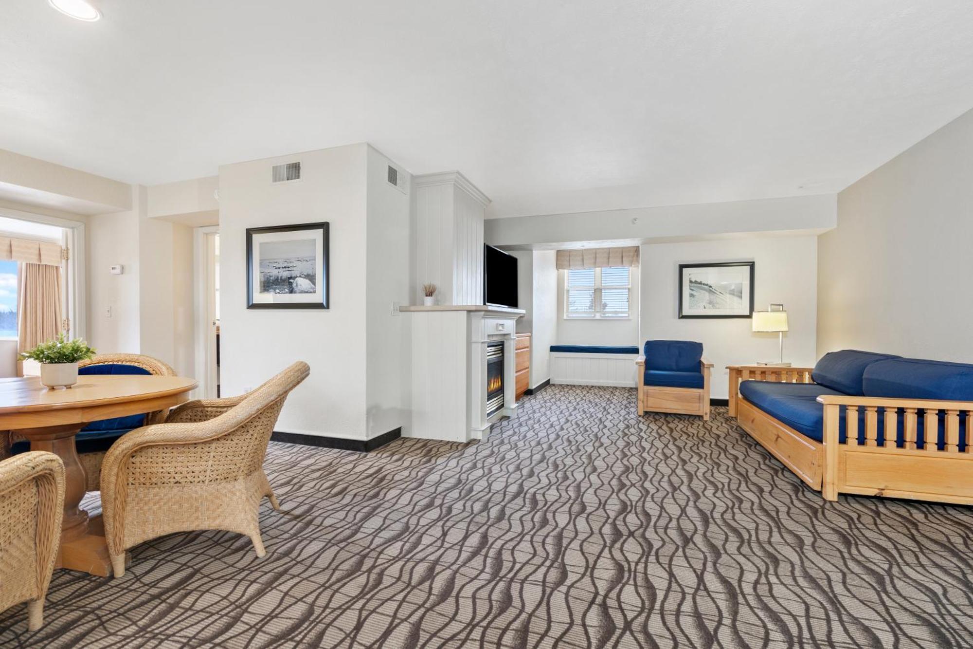 Cherry Tree Inn & Suites Traverse City Exterior foto